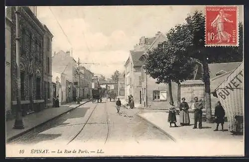 AK Épinay, La Rue de Paris avec passants et tramway