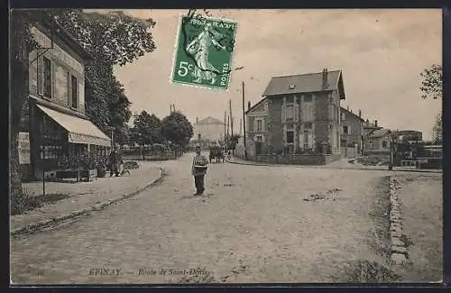 AK Épinay, Route de Saint-Denis avec maisons et passants