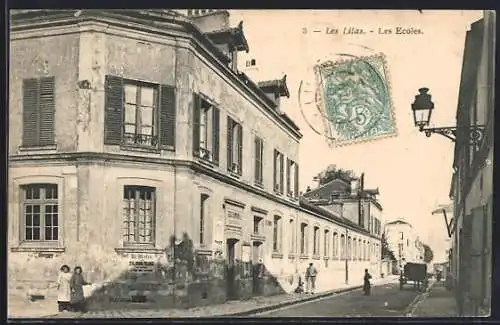 AK Les Lilas, Les Écoles et rue animée