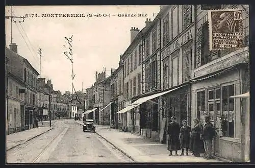 AK Montfermeil, Grande Rue animée avec passants et voiture