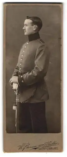 Fotografie H. Braun, Ludwigsburg, Einjährig-Freiwilliger in Uniform