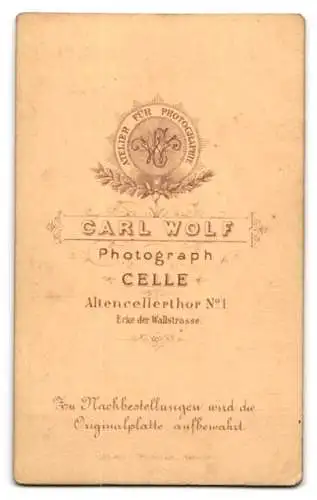 Fotografie Carl Wolf, Celle, Allencellerthor No. 1, Soldat in Uniform rgt. 77
