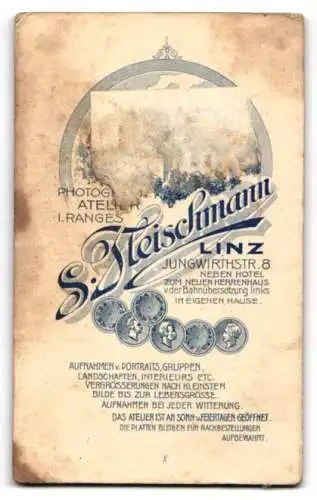 Fotografie S. Fleischmann, Linz, K.u.K. Soldat in Uniform mit Orden und Schützenschnur
