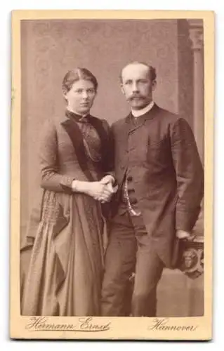Fotografie Hermann Ernst, Hannover, Angerstr. 13a, Anschrift des Ateliers mit floraler Verzierung