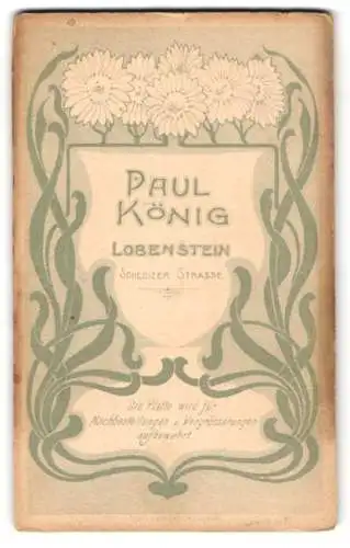 Fotografie Paul König, Lobenstein, Schleizer Str., Anschrift des Fotografen von Blumen umzäunt