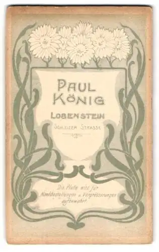 Fotografie Paul König, Lobenstein, Schleizer Str., Anschrift des Fotografen von Blumen umzäunt