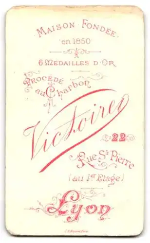 Fotografie Victoire, Lyon, Rue St. Pierre 22, Porträt eines Mannes mit Schnurrbart