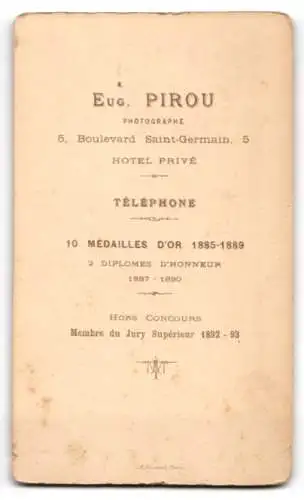 Fotografie Eug. Pirou, Paris, Boulevard Saint-Germain 5, Porträt eines Kleinkinds
