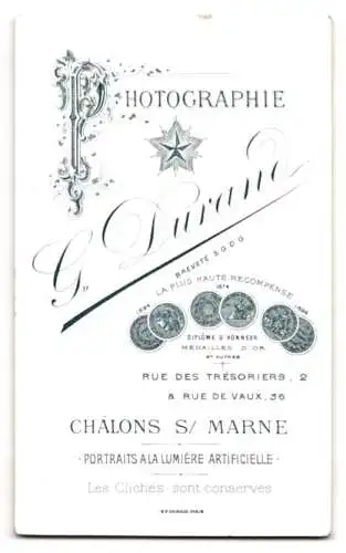 Fotografie G. Durand, Châlons-sur-Marne, Rue des Trésoriers 2, Porträt eines eleganten Herren
