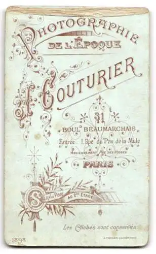 Fotografie J. Couturier, Paris, Boulev. Beaumarchais 31, Porträt eines Mannes