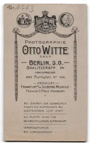 Fotografie Otto Witte, Berlin, Skalitzer Str. 54, Porträt eines Kindes in weissem Kleid