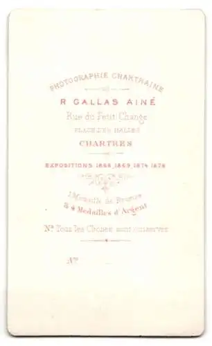 Fotografie R. Gallas Ainé, Chartres, Rue du Petit Change, Porträt eines älteren Mannes