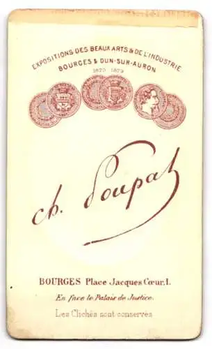 Fotografie Ch. Poupat, Bourges, Place Jacques Coeur 1, Porträt eines Mannes