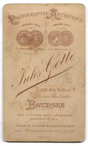 Fotografie Jules Gotté, Bourges, Place de la Nation 8, Porträt eines jungen Mannes