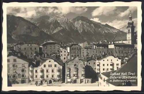 Foto-AK A. Stockhammer: Hall /Tirol, Unterer Stadtplatz mit Bettelwurfgruppe