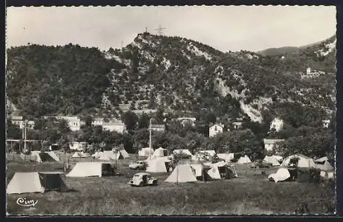 AK Amélie-les-Bains, Vue du camping au pied des montagnes verdoyantes