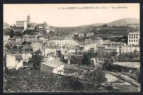 AK Saint-Laurent-de-Cerdans, Vue générale du village pyrénéen