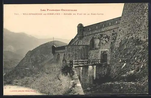 AK Villefranche-de-Conflent, Entrée du fort et le pont-levis