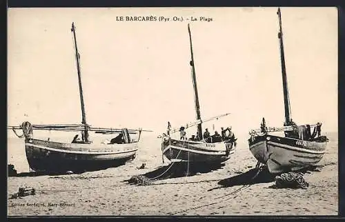 AK Le Barcarès, La Plage avec trois bateaux sur le sable