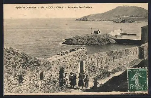 AK Collioure, Reste des Fortifications et vue sur la mer