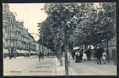 AK Wiesbaden, Passanten an der unteren Wilhelmstrasse