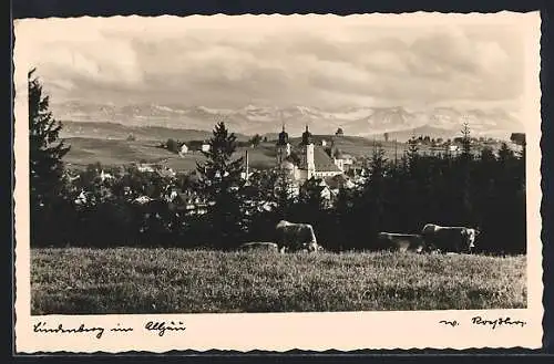 AK Lindenberg / Allgäu, Totalansicht von der Weide aus