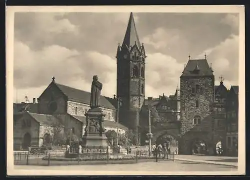 AK Eisenach, Karlsplatz mit Lutherdenkmal