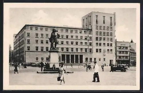 AK Halle /Saale, Ratshof mit Denkmal