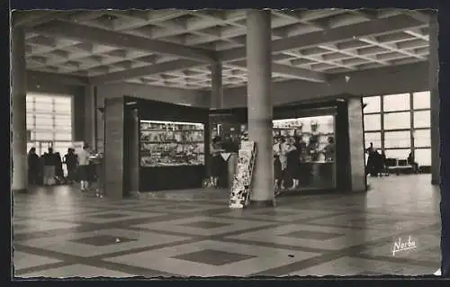 AK Port-Vendres, Hall intérieur de la Gare Maritime, La Bibliothèque