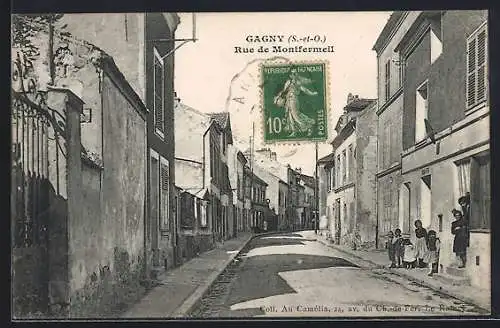 AK Gagny, Rue de Montfermeil avec des enfants jouant dans la rue