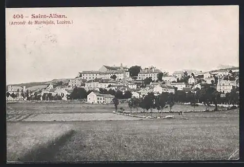 AK Saint-Alban, Vue panoramique du village depuis les champs