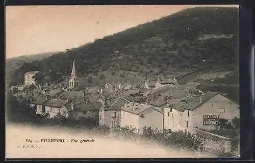 AK Villefort, Vue générale du village avec église et colline en arrière-plan