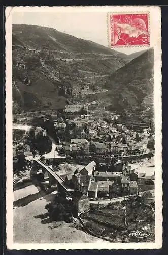 AK Sainte-Énimie, Vue panoramique du village et du pont dans les Gorges du Tarn