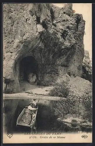 AK Gorges du Tarn, Grotte de la Mome avec un homme en barque