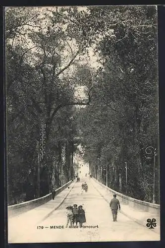 AK Mende, Allée Plencourt avec promeneurs sous les arbres majestueux