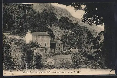 AK Vialas, Villa pittoresque entourée de forêt et de montagnes