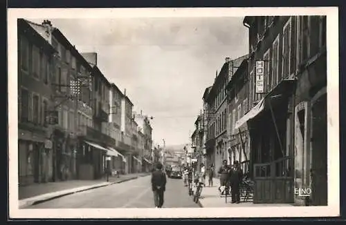 AK Langogne, Avenue Maréchal Foch et les Hôtels