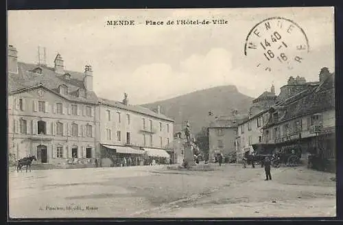 AK Mende, Place de l`Hôtel-de-Ville avec bâtiments historiques et passants en 1915