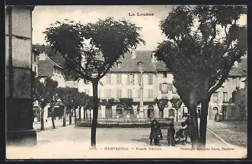 AK Marvejols, Place Thiers avec enfants jouant sous les arbres