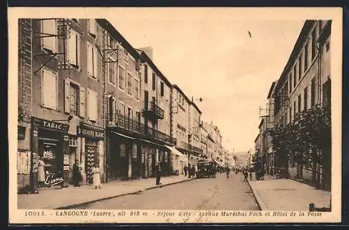 AK Langogne, Avenue Maréchal Foch et Hôtel de la Poste