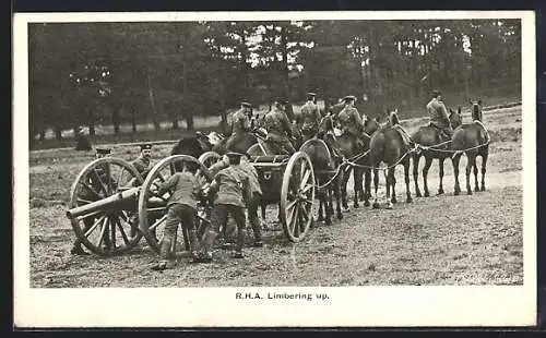 AK R. H. A. Limbering up, britische Soldaten in Uniform