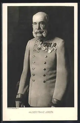 AK Porträt Kaiser Franz Josef I. von Österreich mit Orden