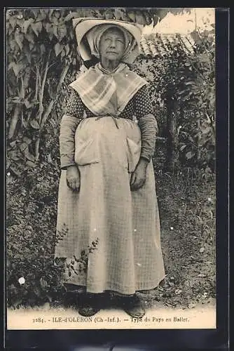 AK Ile-d'Oleron, Poitou-Charentes, Type du Pays en Ballet, Frau in Tracht