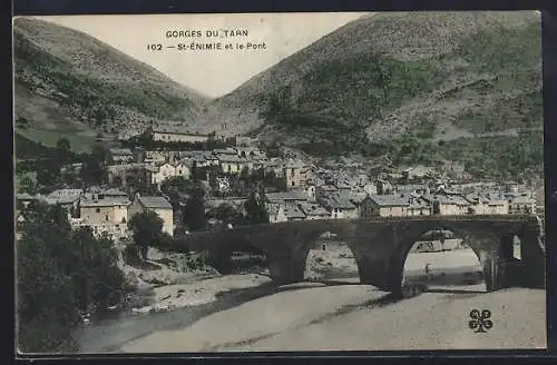 AK Sainte-Énimie, Vue du pont et du village dans les Gorges du Tarn