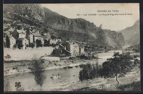 AK Les Vignes, La Roque-Aiguille dans le fond