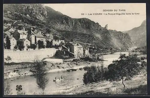 AK Les Vignes, La Roque-Aiguille dans le fond