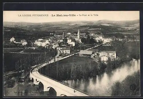 AK Le Malzieu-Ville, le pont et la ville au bord de la rivière