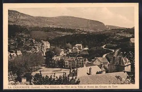 AK La Canourgue, Vue générale de l`Est de la ville et Route des Gorges du Tarn