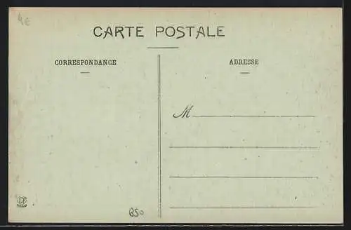 AK Pont-de-Montvert, Vue générale du village et de la montagne en arrière-plan