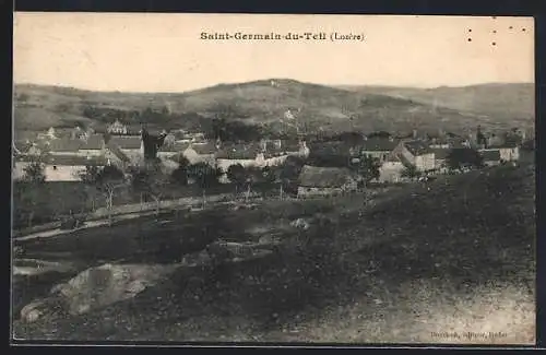 AK Saint-Germain-du-Teil, Vue panoramique du village et des collines environnantes